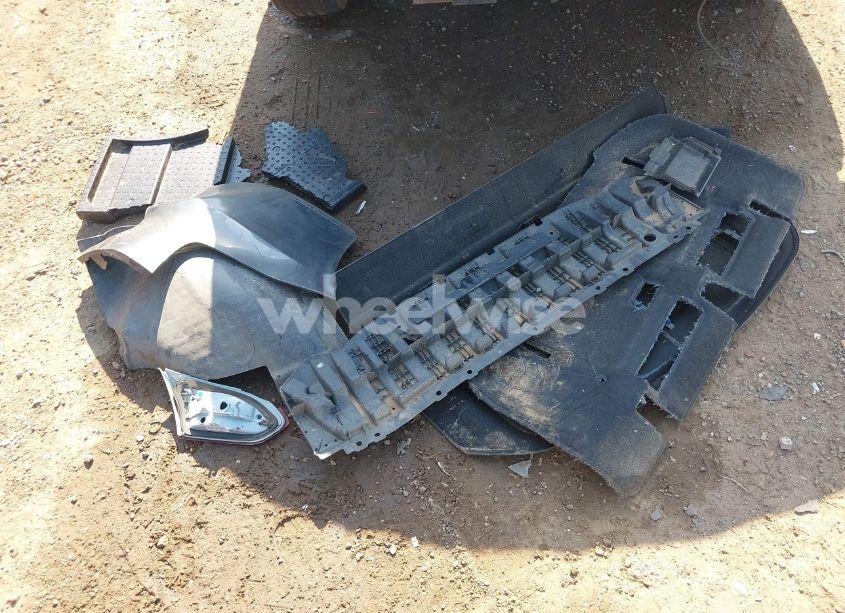 Photo 12 of 2016 Ford Focus SE (VIN 1FADP3F22GL208595)