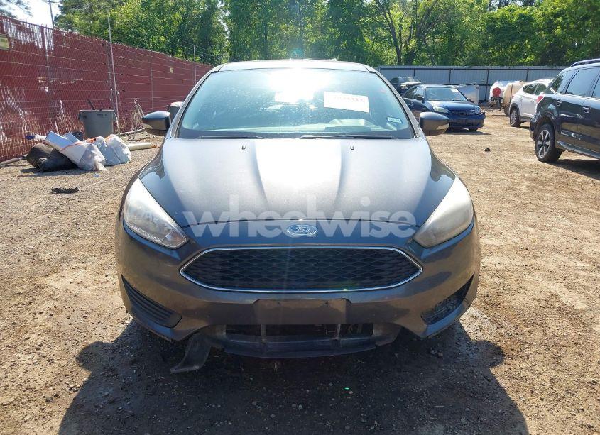 Photo 13 of 2016 Ford Focus SE (VIN 1FADP3F22GL208595)