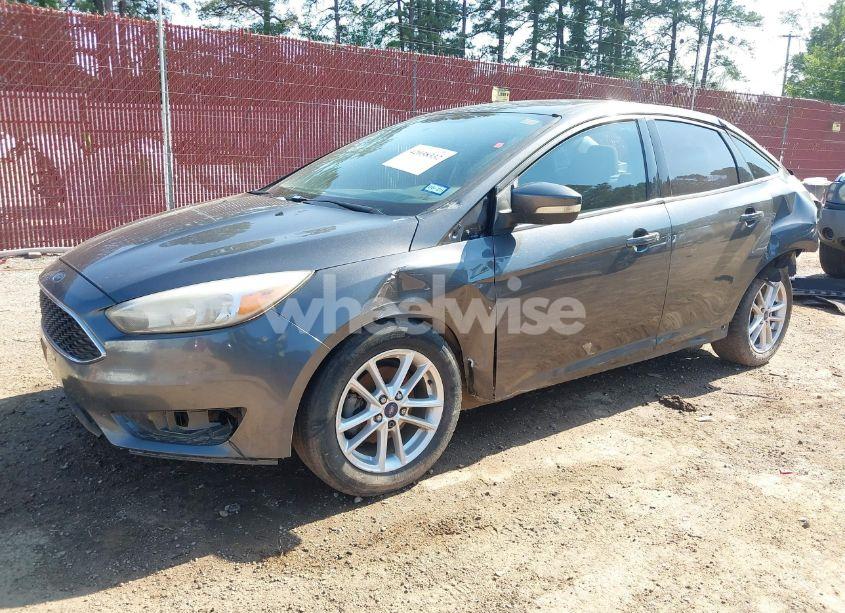Photo 2 of 2016 Ford Focus SE (VIN 1FADP3F22GL208595)