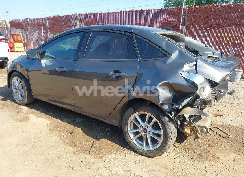 Photo 3 of 2016 Ford Focus SE (VIN 1FADP3F22GL208595)