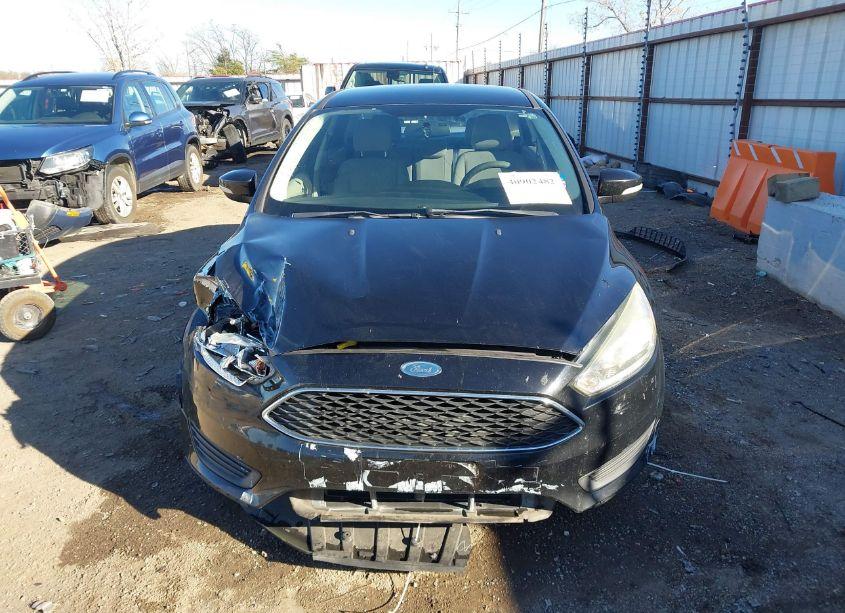 Photo 13 of 2016 Ford Focus SE (VIN 1FADP3F22GL293468)