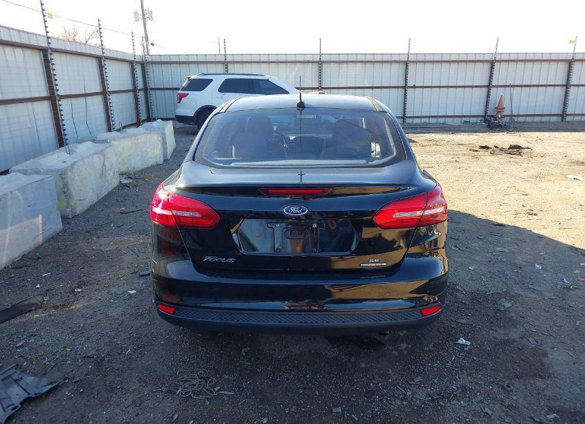Photo 17 of 2016 Ford Focus SE (VIN 1FADP3F22GL293468)