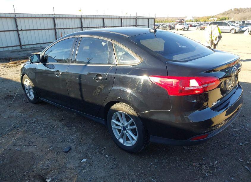 Photo 3 of 2016 Ford Focus SE (VIN 1FADP3F22GL293468)