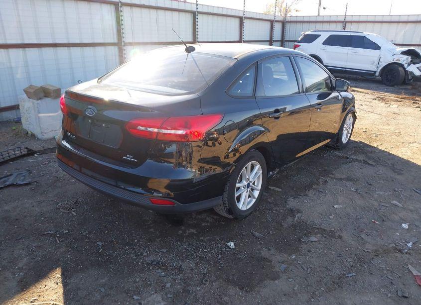 Photo 4 of 2016 Ford Focus SE (VIN 1FADP3F22GL293468)