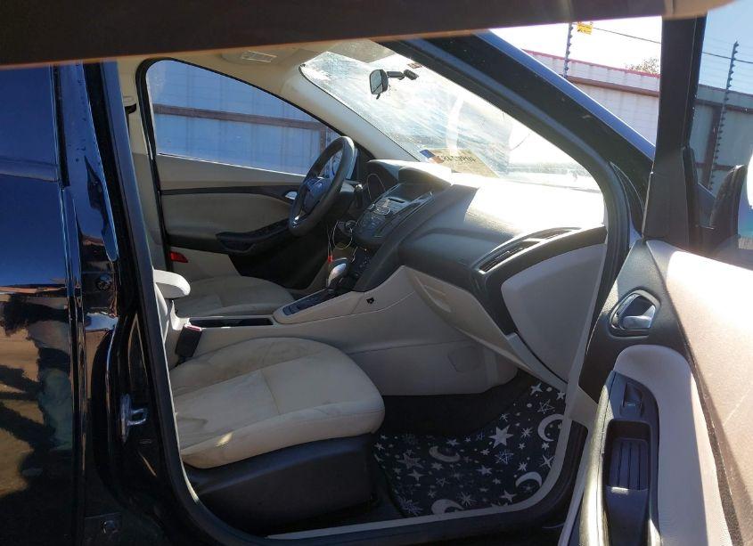 Photo 5 of 2016 Ford Focus SE (VIN 1FADP3F22GL293468)