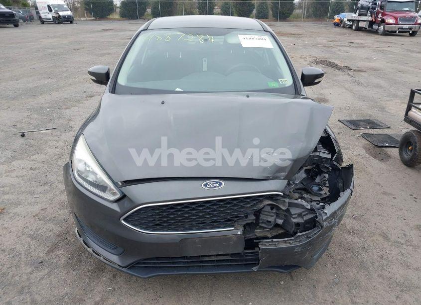 Photo 11 of 2016 Ford Focus SE (VIN 1FADP3F22GL304937)