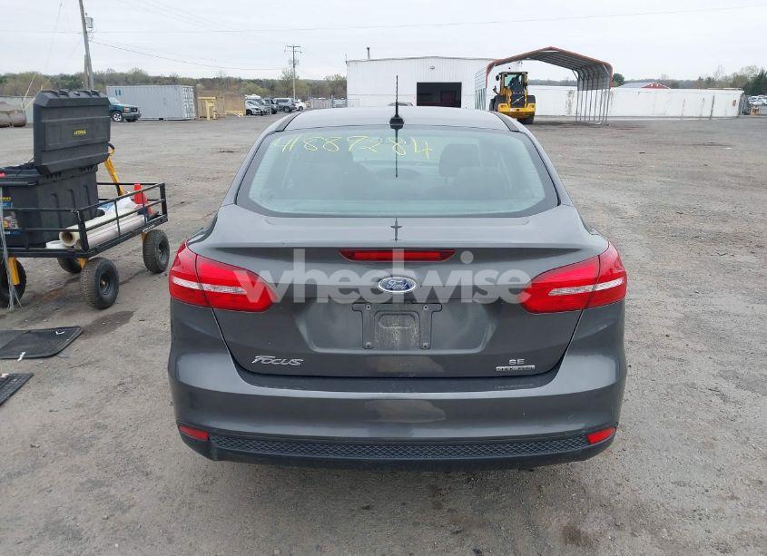 Photo 15 of 2016 Ford Focus SE (VIN 1FADP3F22GL304937)