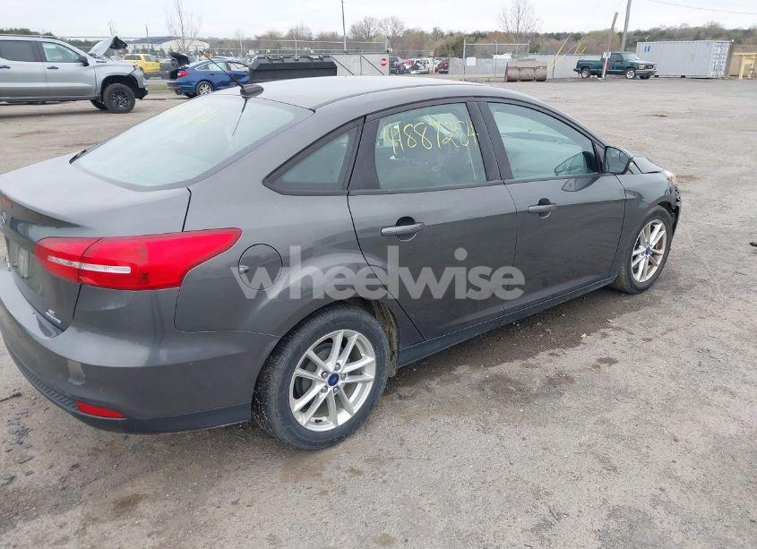 Photo 4 of 2016 Ford Focus SE (VIN 1FADP3F22GL304937)