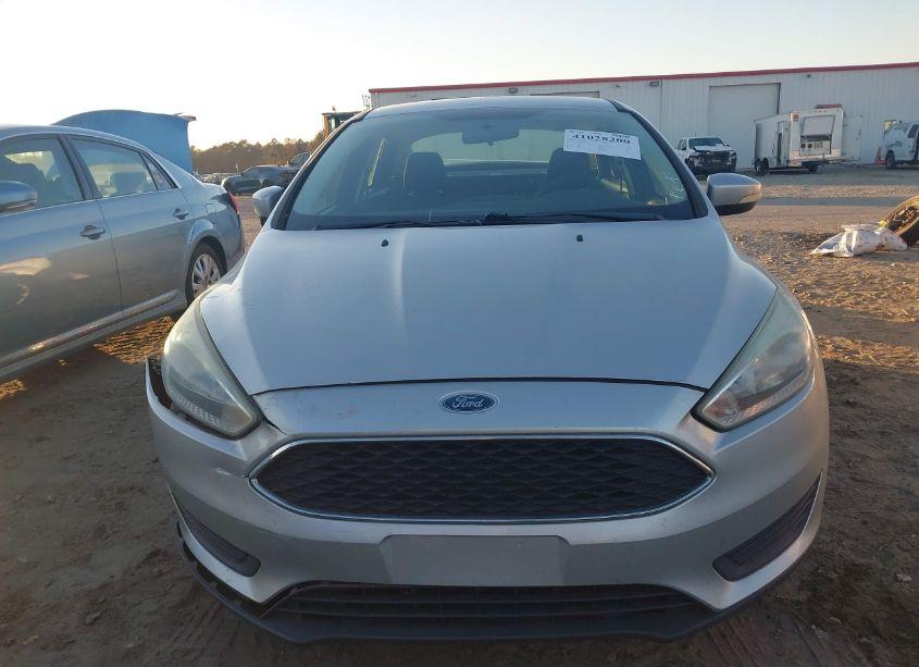 Photo 12 of 2016 Ford Focus SE (VIN 1FADP3F22GL318126)