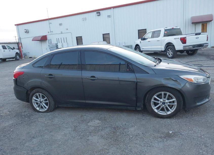 Photo 14 of 2016 Ford Focus SE (VIN 1FADP3F22GL319017)