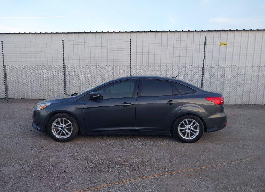 Photo 15 of 2016 Ford Focus SE (VIN 1FADP3F22GL319017)