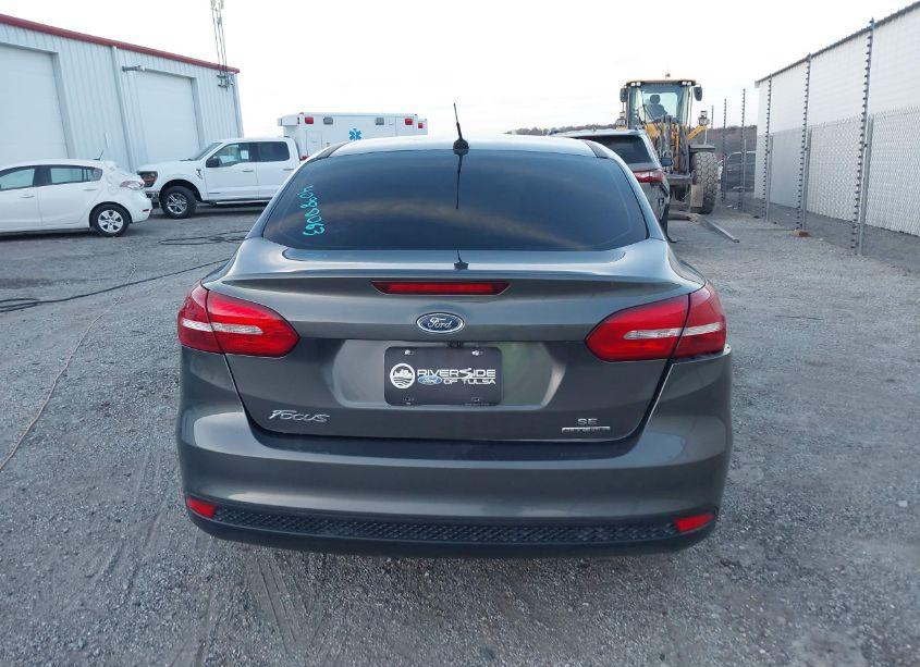 Photo 17 of 2016 Ford Focus SE (VIN 1FADP3F22GL319017)