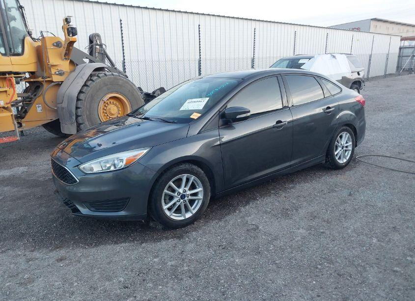 Photo 2 of 2016 Ford Focus SE (VIN 1FADP3F22GL319017)