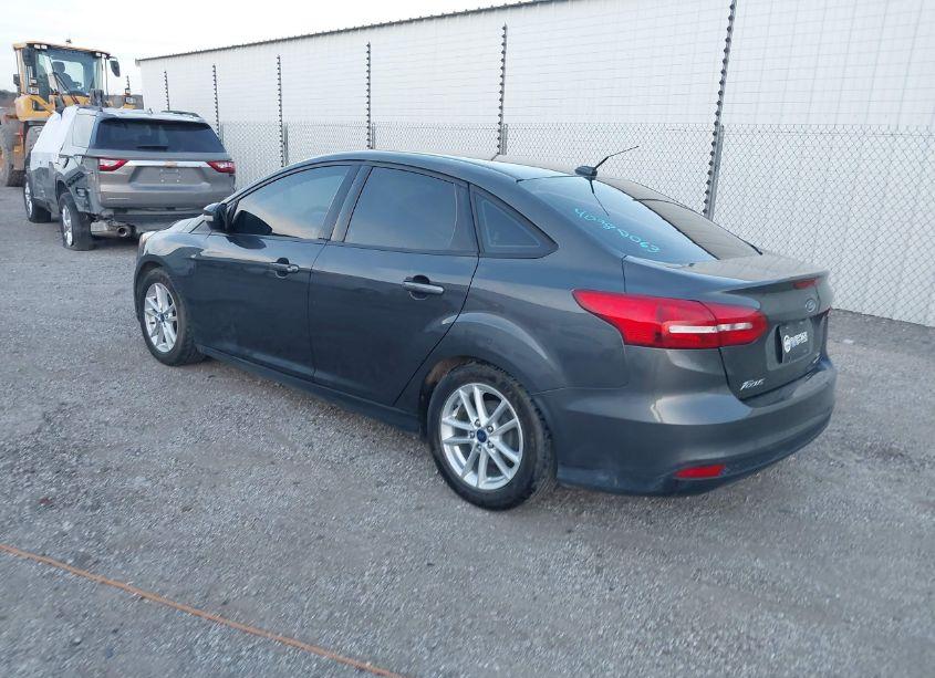 Photo 3 of 2016 Ford Focus SE (VIN 1FADP3F22GL319017)
