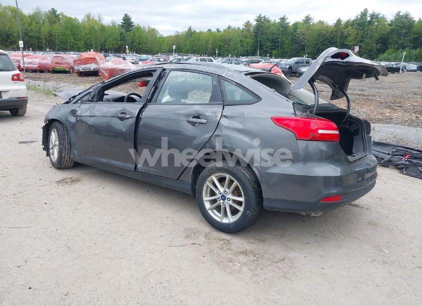 Photo 3 of 2016 Ford Focus SE (VIN 1FADP3F22GL327604)