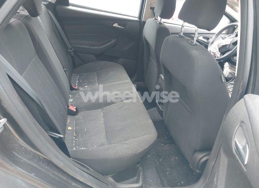 Photo 8 of 2016 Ford Focus SE (VIN 1FADP3F22GL327604)