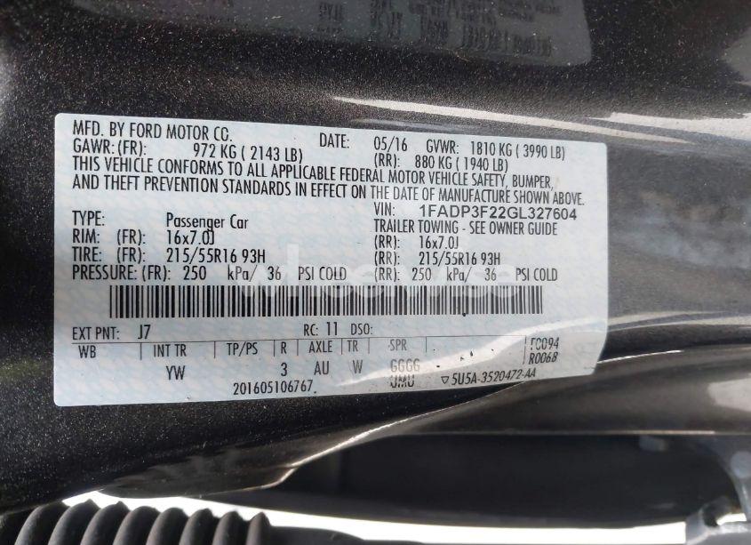 Photo 9 of 2016 Ford Focus SE (VIN 1FADP3F22GL327604)