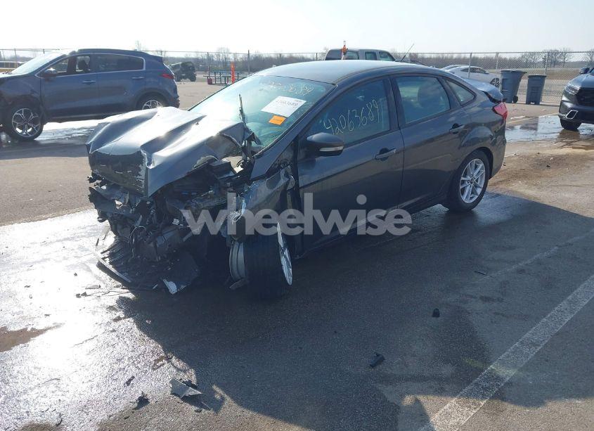 Photo 2 of 2016 Ford Focus SE (VIN 1FADP3F22GL350882)