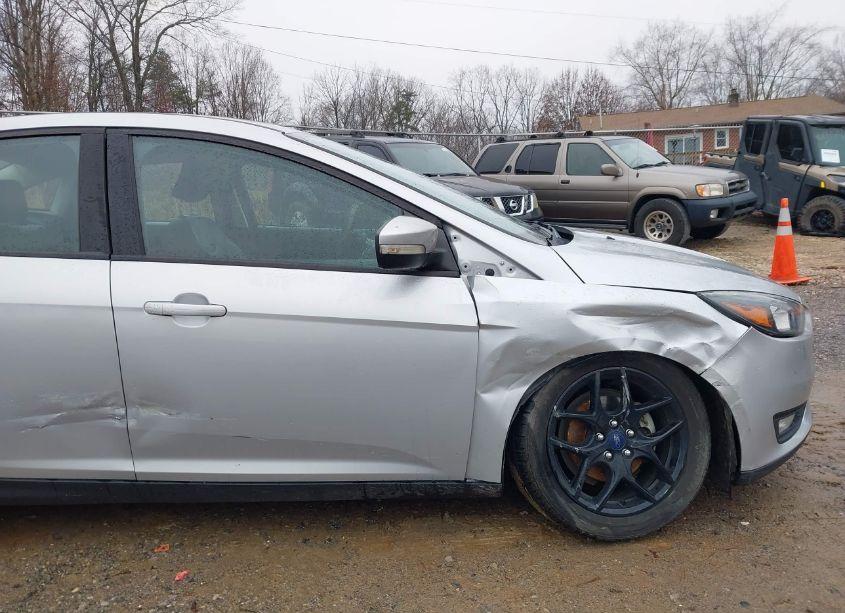 Photo 12 of 2016 Ford Focus SE (VIN 1FADP3F22GL354706)
