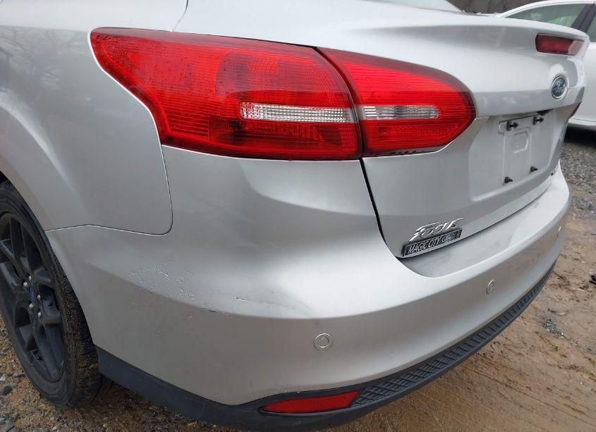 Photo 14 of 2016 Ford Focus SE (VIN 1FADP3F22GL354706)