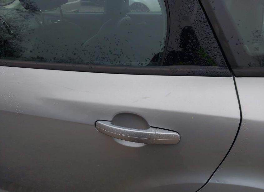 Photo 15 of 2016 Ford Focus SE (VIN 1FADP3F22GL354706)