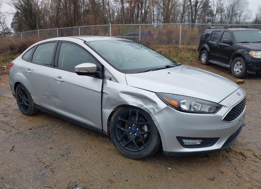 Photo 6 of 2016 Ford Focus SE (VIN 1FADP3F22GL354706)