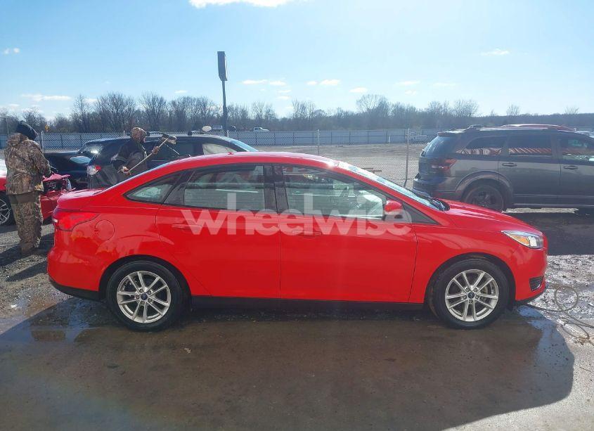 Photo 13 of 2016 Ford Focus SE (VIN 1FADP3F22GL360778)