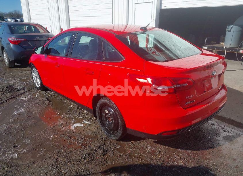 Photo 3 of 2016 Ford Focus SE (VIN 1FADP3F22GL360778)