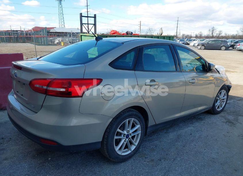 Photo 14 of 2016 Ford Focus SE (VIN 1FADP3F22GL373448)