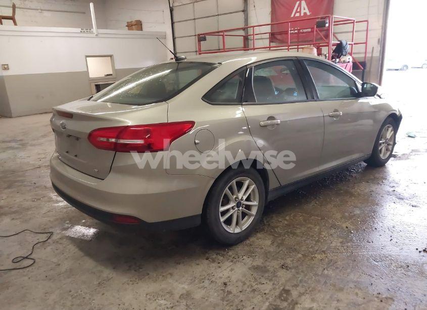 Photo 4 of 2016 Ford Focus SE (VIN 1FADP3F22GL373448)