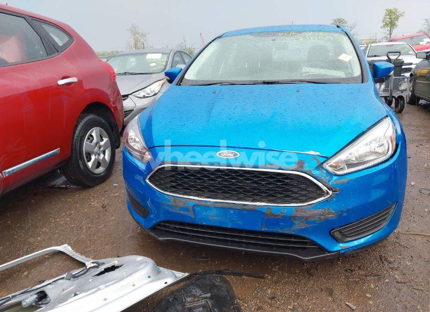 Photo 12 of 2016 Ford Focus SE (VIN 1FADP3F22GL394624)