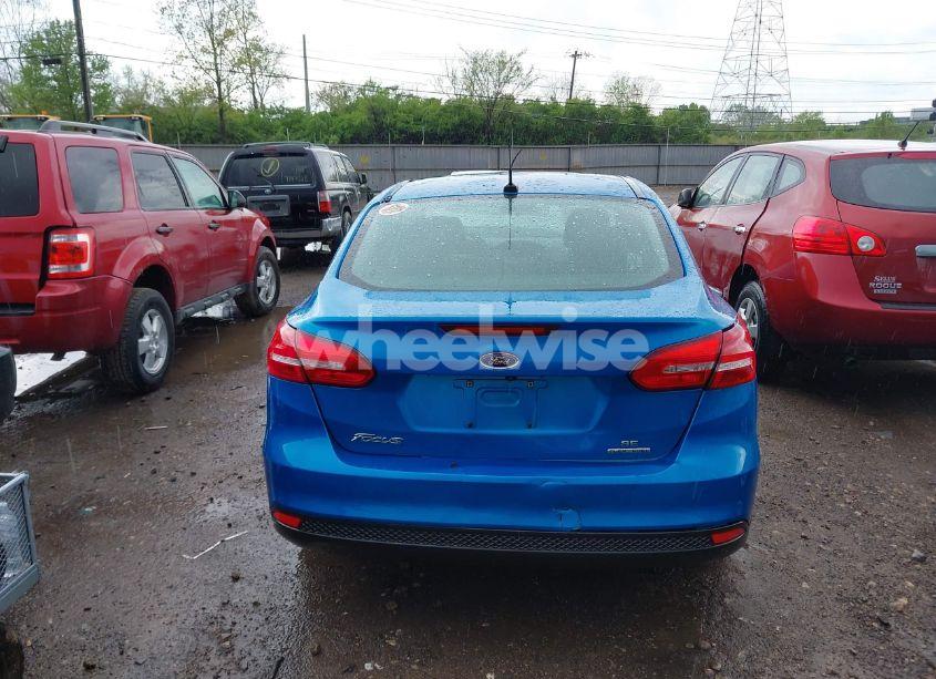 Photo 16 of 2016 Ford Focus SE (VIN 1FADP3F22GL394624)