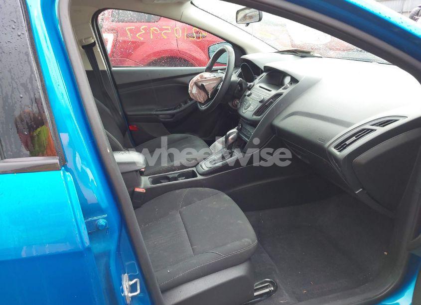 Photo 5 of 2016 Ford Focus SE (VIN 1FADP3F22GL394624)