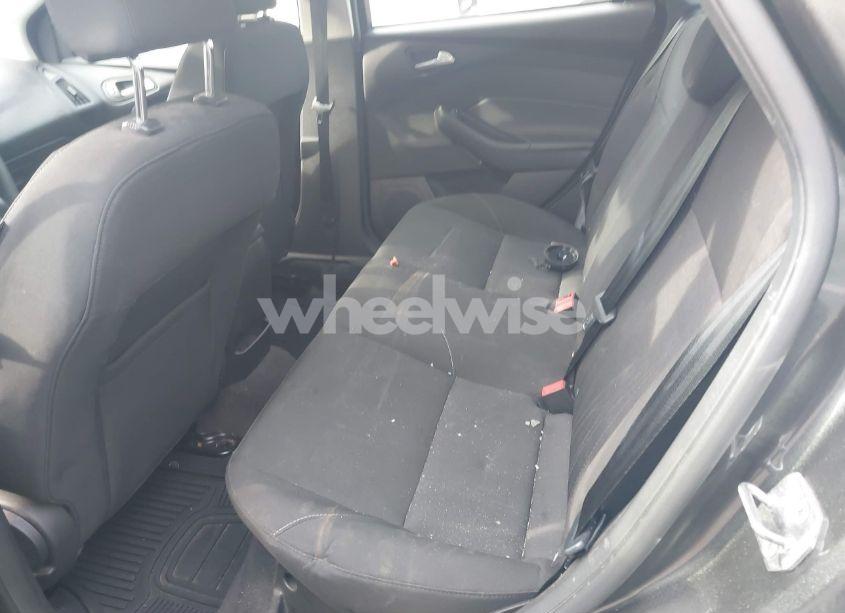 Photo 8 of 2017 Ford Focus SE (VIN 1FADP3F22HL201034)