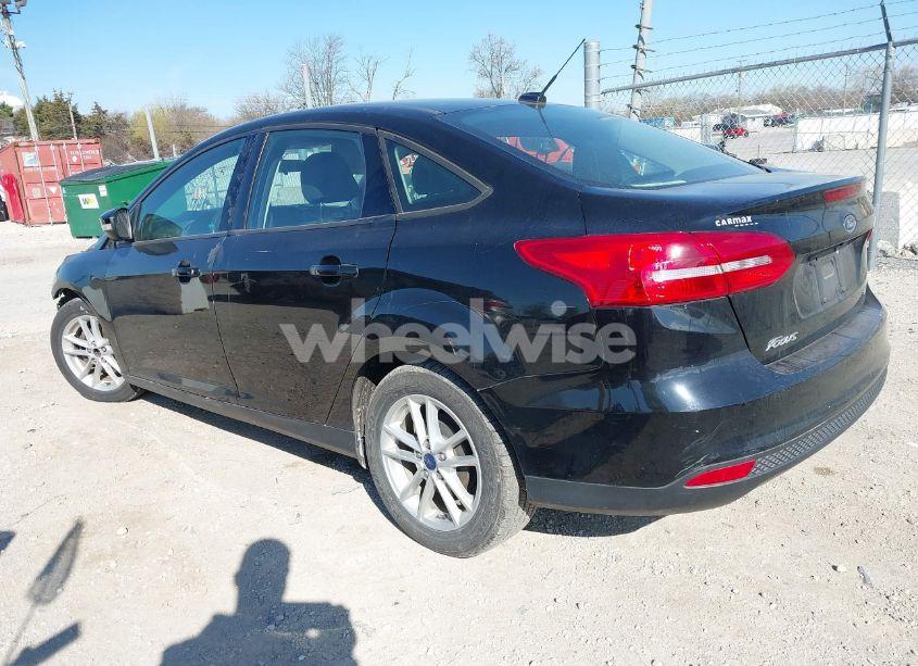 Photo 3 of 2017 Ford Focus SE (VIN 1FADP3F22HL209134)