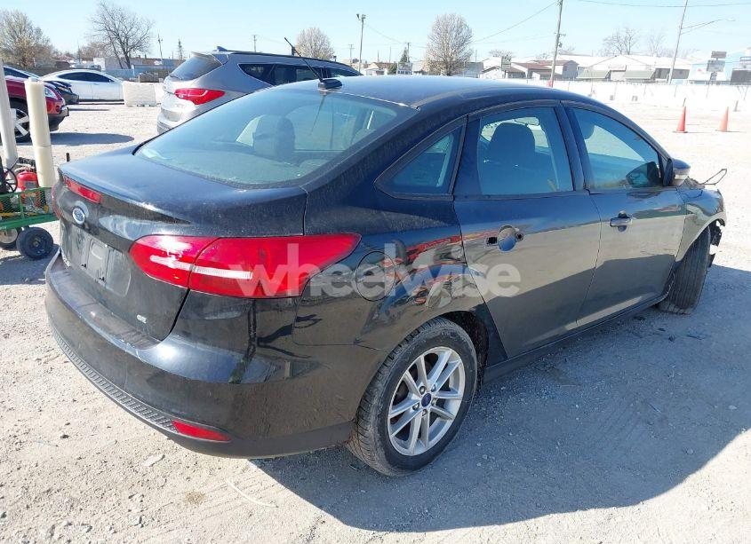Photo 4 of 2017 Ford Focus SE (VIN 1FADP3F22HL209134)