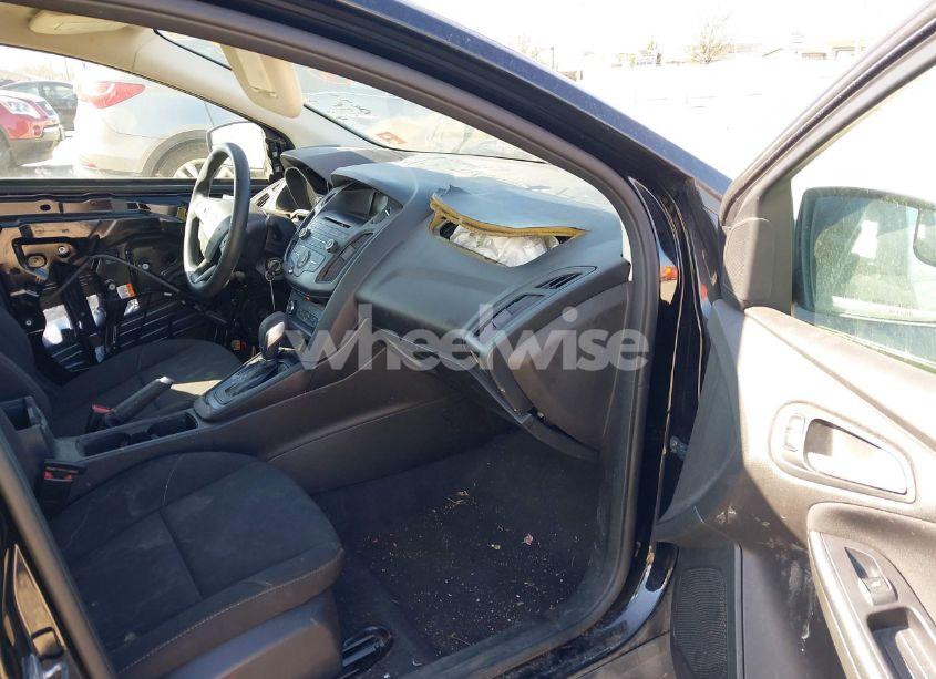 Photo 5 of 2017 Ford Focus SE (VIN 1FADP3F22HL209134)