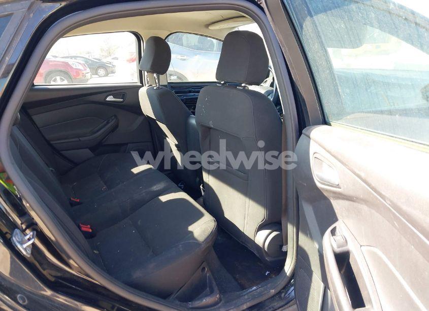 Photo 8 of 2017 Ford Focus SE (VIN 1FADP3F22HL209134)