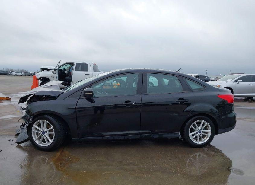 Photo 14 of 2017 Ford Focus SE (VIN 1FADP3F22HL229478)