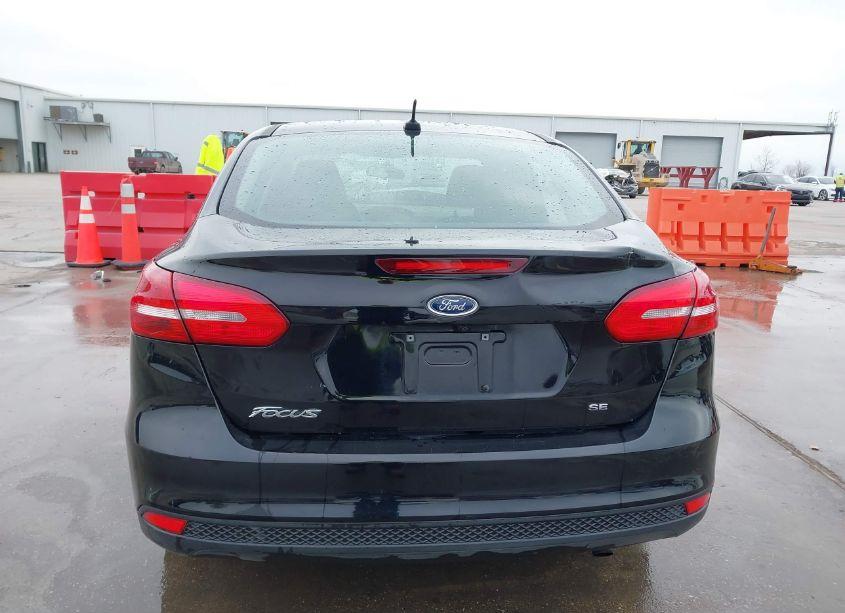 Photo 16 of 2017 Ford Focus SE (VIN 1FADP3F22HL229478)