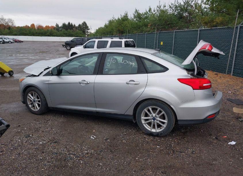 Photo 14 of 2017 Ford Focus SE (VIN 1FADP3F22HL267549)