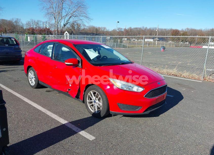 2017 Ford Focus SE (VIN 1FADP3F22HL278017) main photo