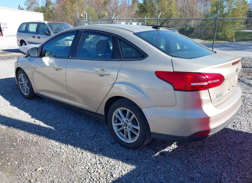 Photo 3 of 2017 Ford Focus SE (VIN 1FADP3F22HL285453)