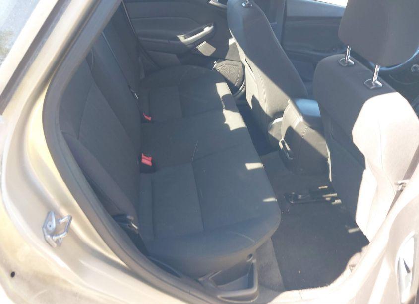 Photo 8 of 2017 Ford Focus SE (VIN 1FADP3F22HL285453)