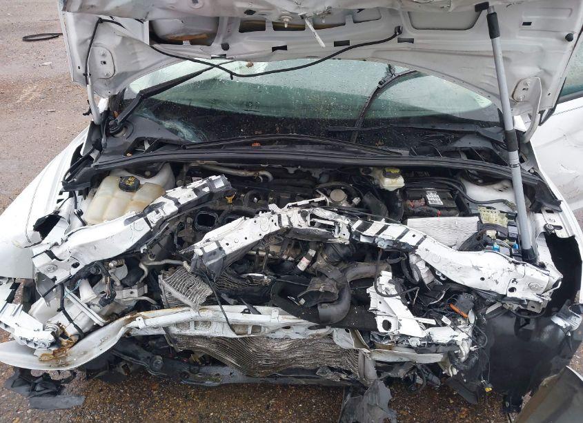 Photo 10 of 2017 Ford Focus SE (VIN 1FADP3F22HL296808)