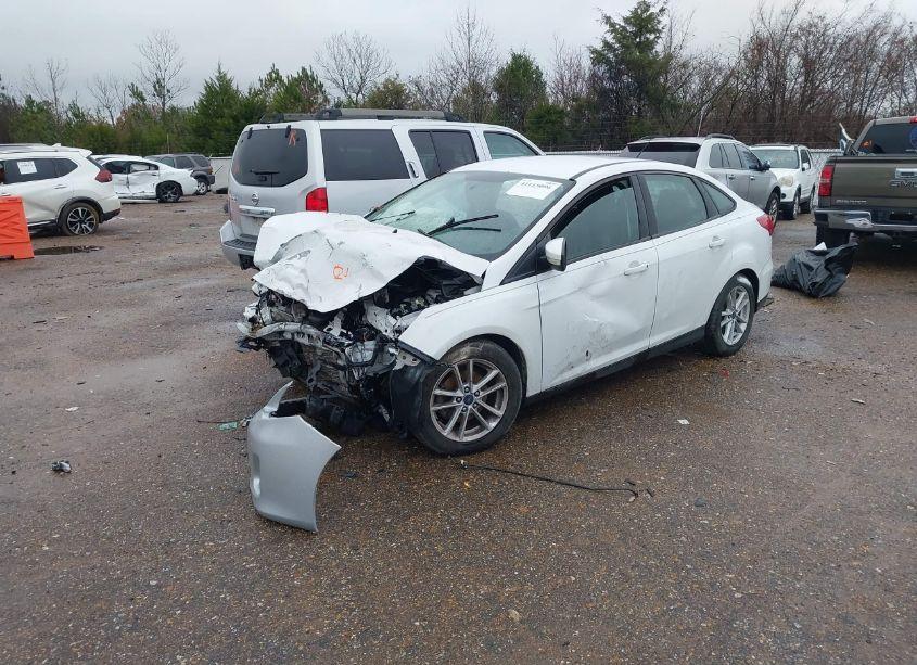 Photo 2 of 2017 Ford Focus SE (VIN 1FADP3F22HL296808)