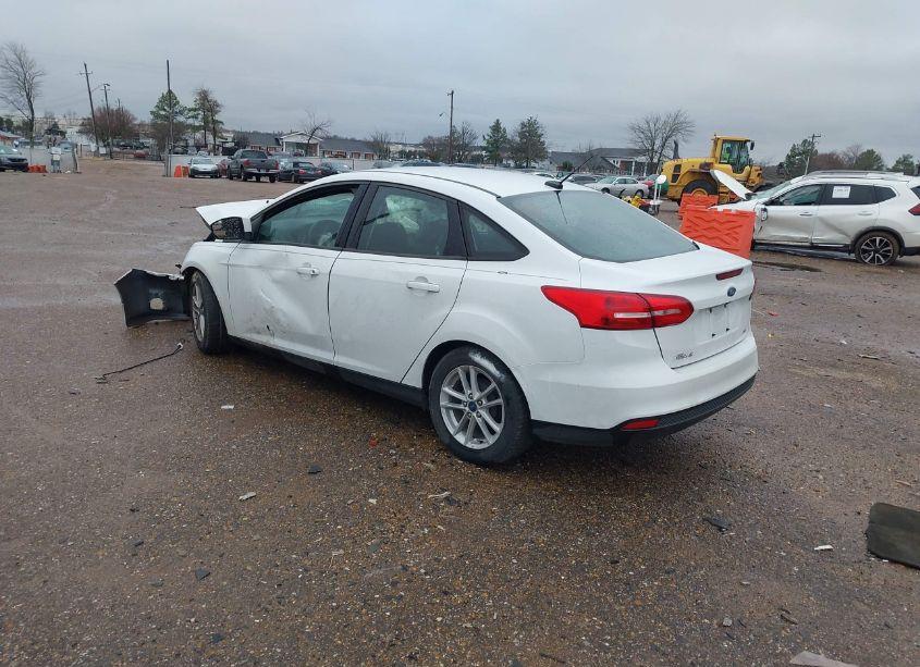 Photo 3 of 2017 Ford Focus SE (VIN 1FADP3F22HL296808)