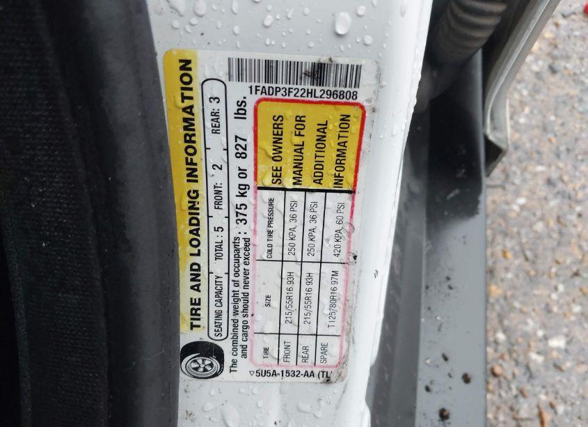 Photo 9 of 2017 Ford Focus SE (VIN 1FADP3F22HL296808)