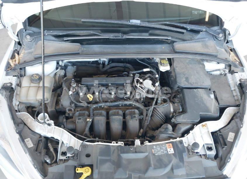 Photo 10 of 2017 Ford Focus SE (VIN 1FADP3F22HL303059)