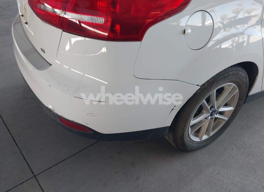 Photo 6 of 2017 Ford Focus SE (VIN 1FADP3F22HL303059)